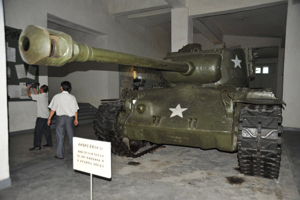 Musée de la guerre victorieuse - Pyongyang Vic_pe11