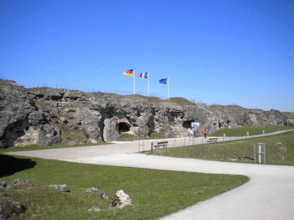 Drapeau allemand sur le fort de Douaumont Xxxxxx13