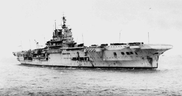 Attaques kamikazes sur les Porte-avions Britanniques Z130