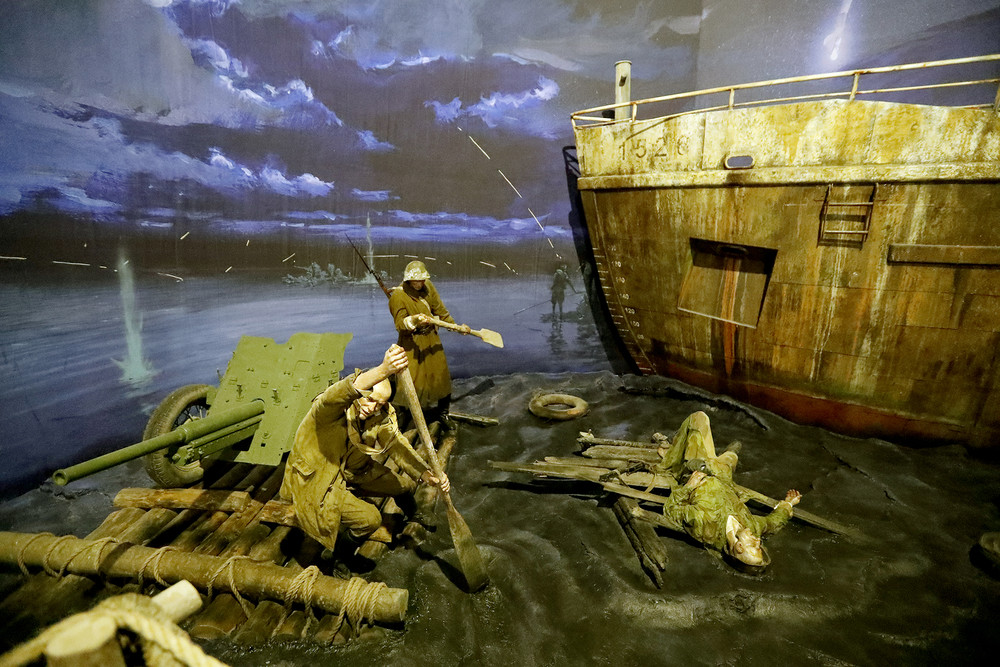 La Russie crée le « plus grand diorama de guerre du monde » Zzzz2305