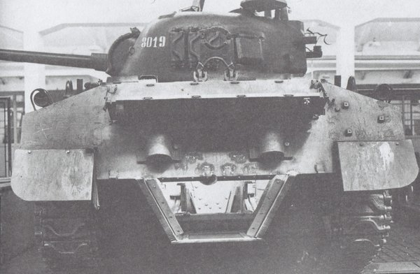 Sherman SO-122 Yougoslave Zzzz2420
