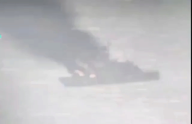 Rumeurs,un navire russe en feu! Zzzz3287