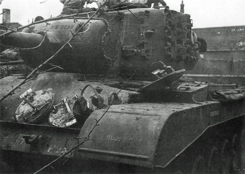 Duel de chars lourds à Elsdorf Fevrier 1945 Zzzz_w14