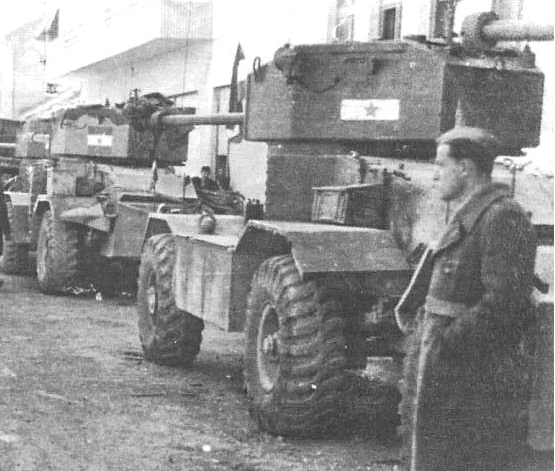 SOMUA S35 equipe avec une canon Ordnance QF 6-Pounder Zzzzzz51