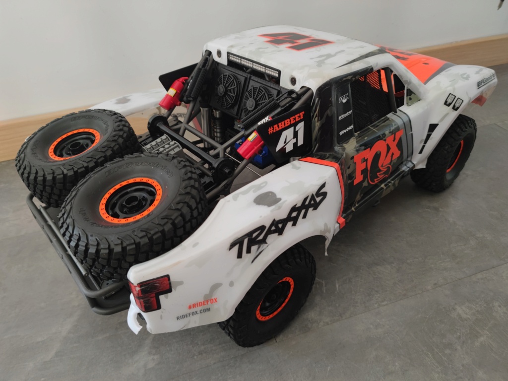 Mon nouveau joujou ! Vive le Traxxas UDR 1/7ème !! 16651511