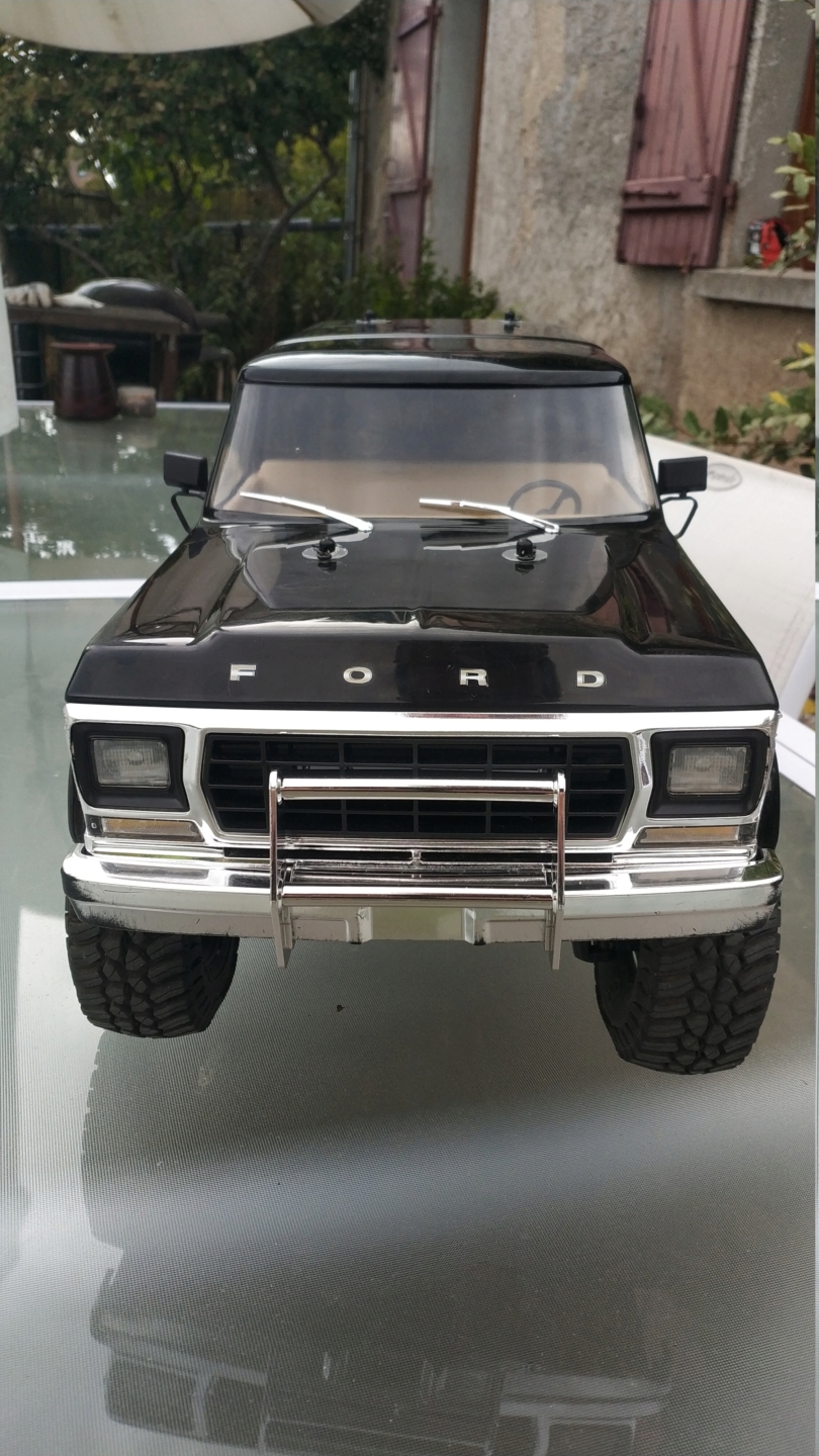 Le TRX4 Bronco du seigneur... :-) Img_2367