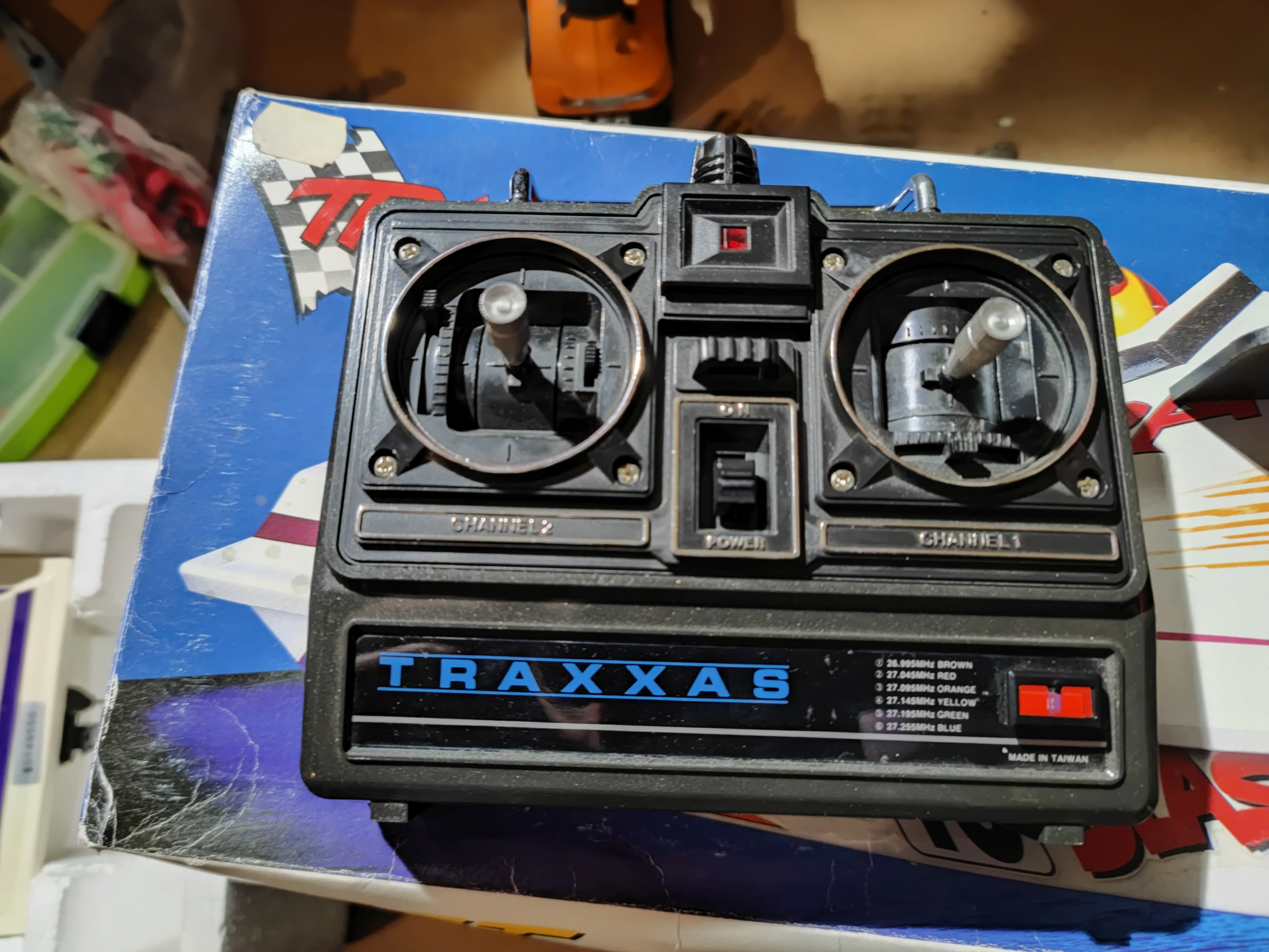 Nouvelle adoption, un "vieux" Traxxas Blast... Img_2870