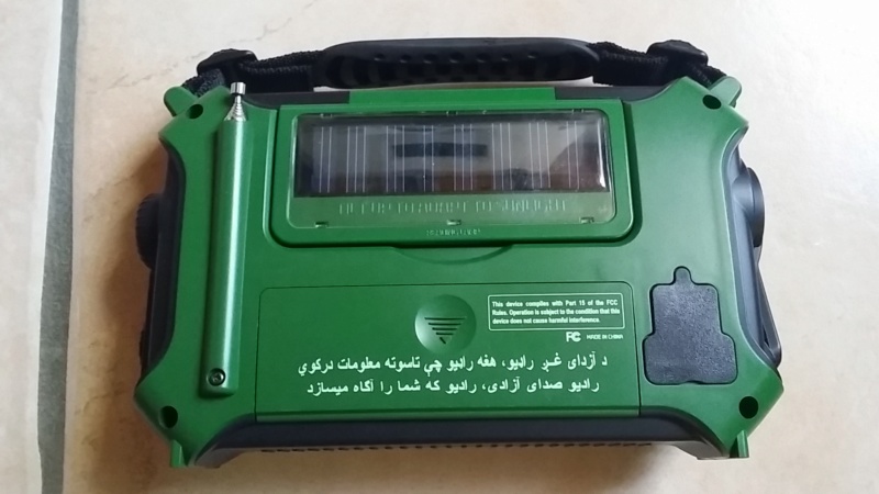 Radio distribuée aux civils afghans 20150614