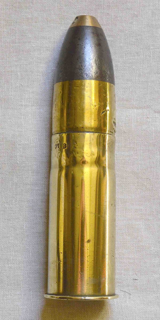 La cartouche de 37 mm modèle 1877 du canon-revolver Hotchkiss de Marine Cartou33