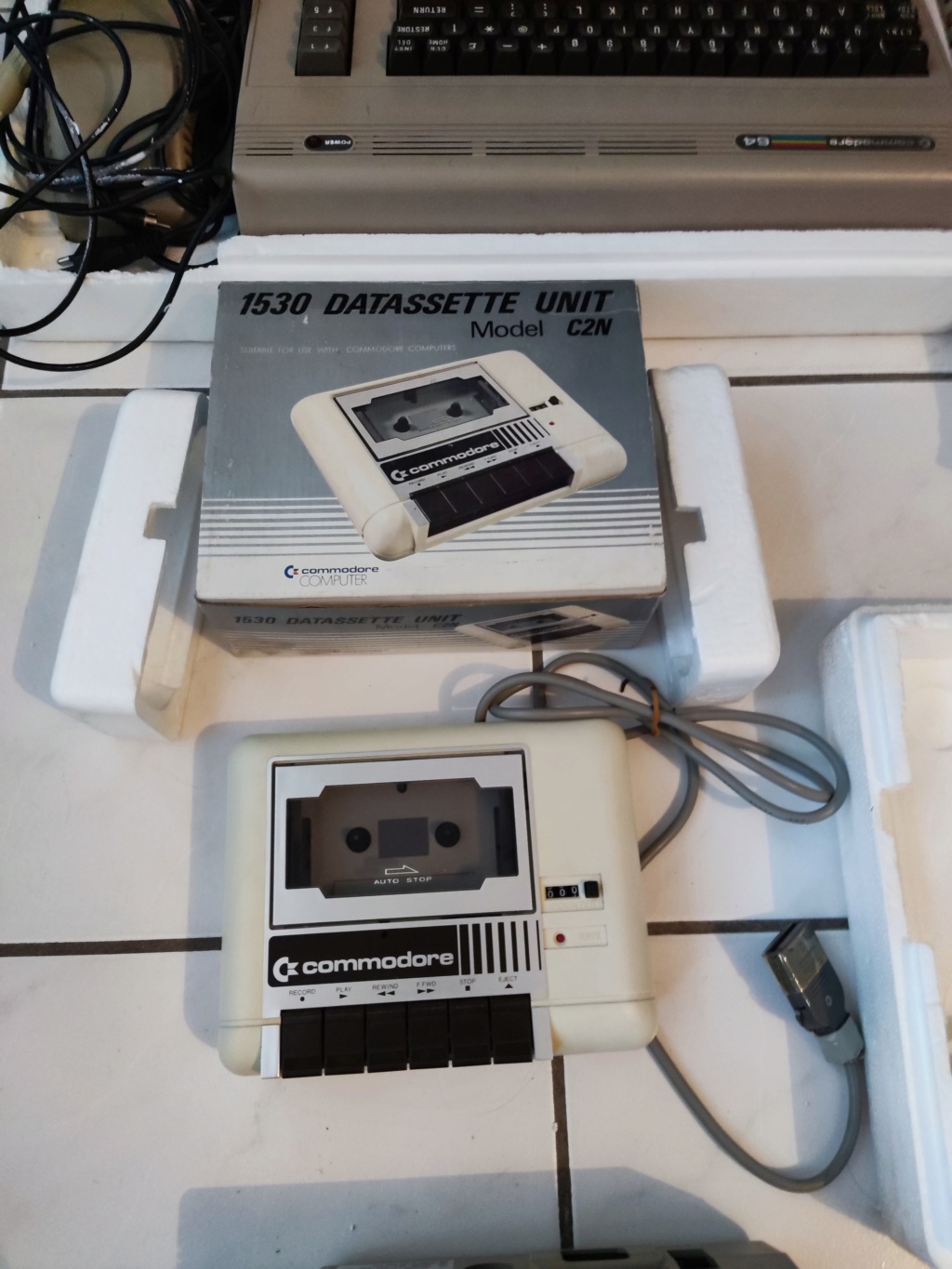 [ESTIM] Lot Commodore 64 Img_2070