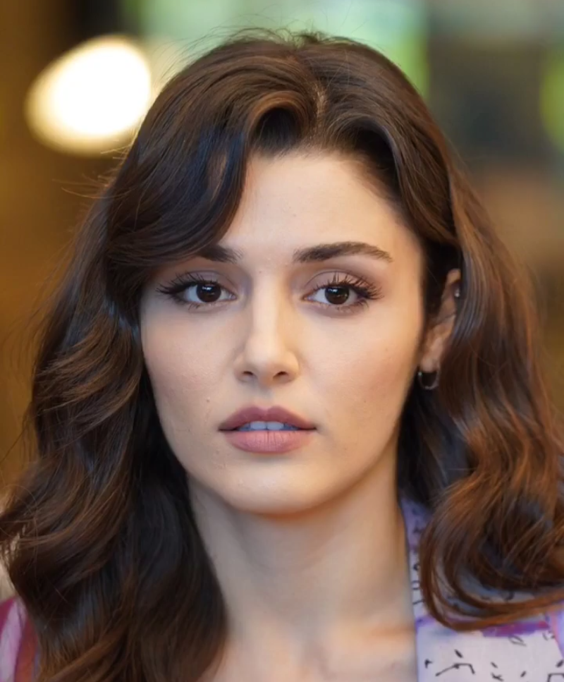 ألبوم صور الممثلة الجميلة وعارضة الأزياء التركية هاندا ارتشيل :: Hande Erçel - صفحة 2 206c7f10