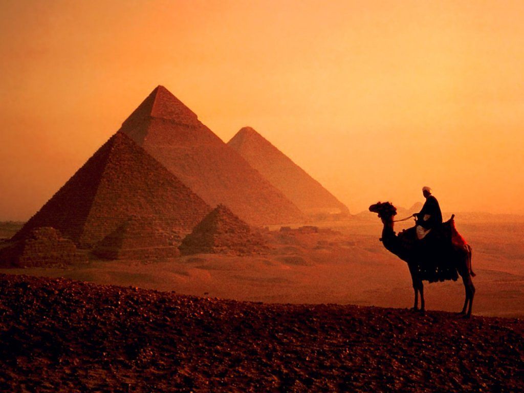 خلفيات وصور لأهرامات الجيزة وأبو الهول بجودة عالية Pyramids of Giza and the Sphinx 4010