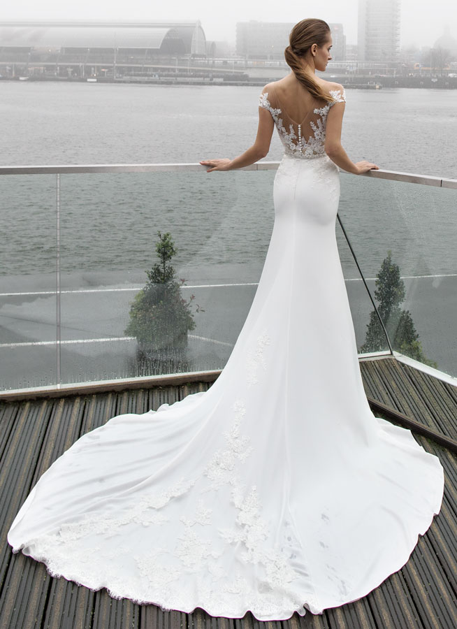 فستان زفاف مزين بالدانتيل روووعة 7fe55610