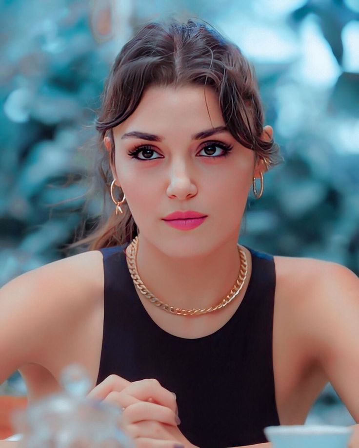 ألبوم صور الممثلة الجميلة وعارضة الأزياء التركية هاندا ارتشيل :: Hande Erçel - صفحة 2 Ec21c610