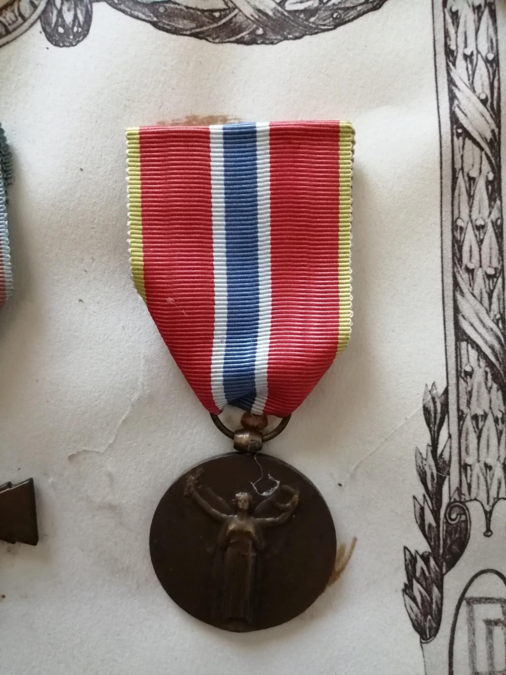 Médaille française ww1 ?  Img_2147