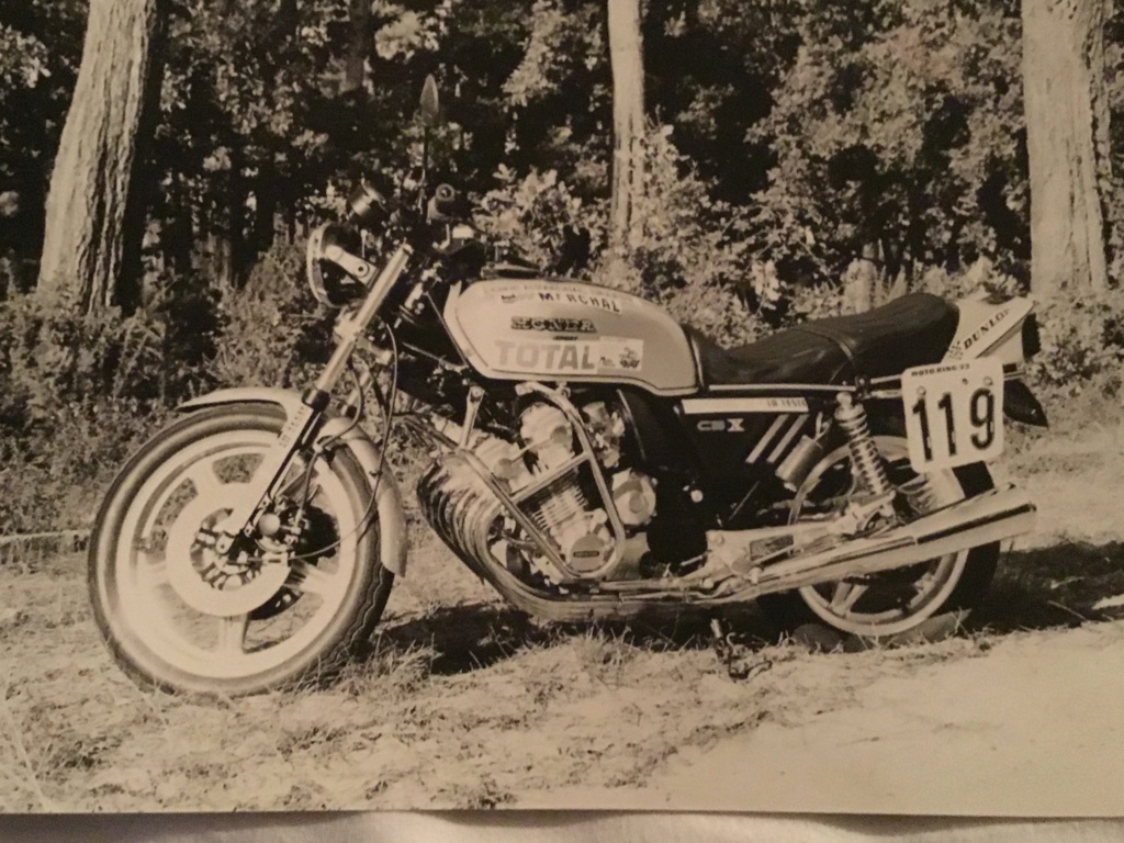Les 7 motos qui ont marqué l'histoire - Page 2 Img-0011