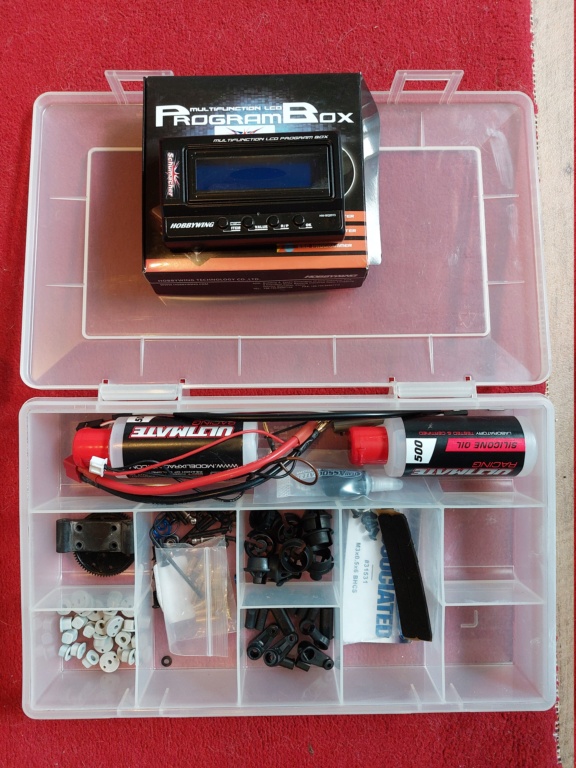 A vendre Buggy TT 1 /10 eme B6 associated avec pieces ,chargeur ,pneus inserts ,radio etc... 20230557