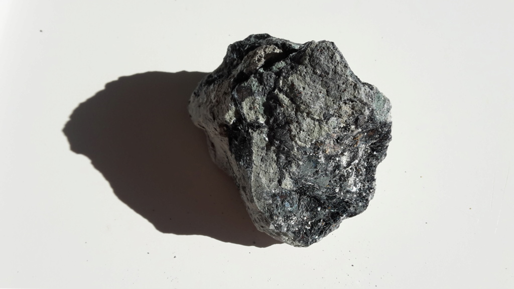 Identification météorite  matrice verte foncée  Hemati11