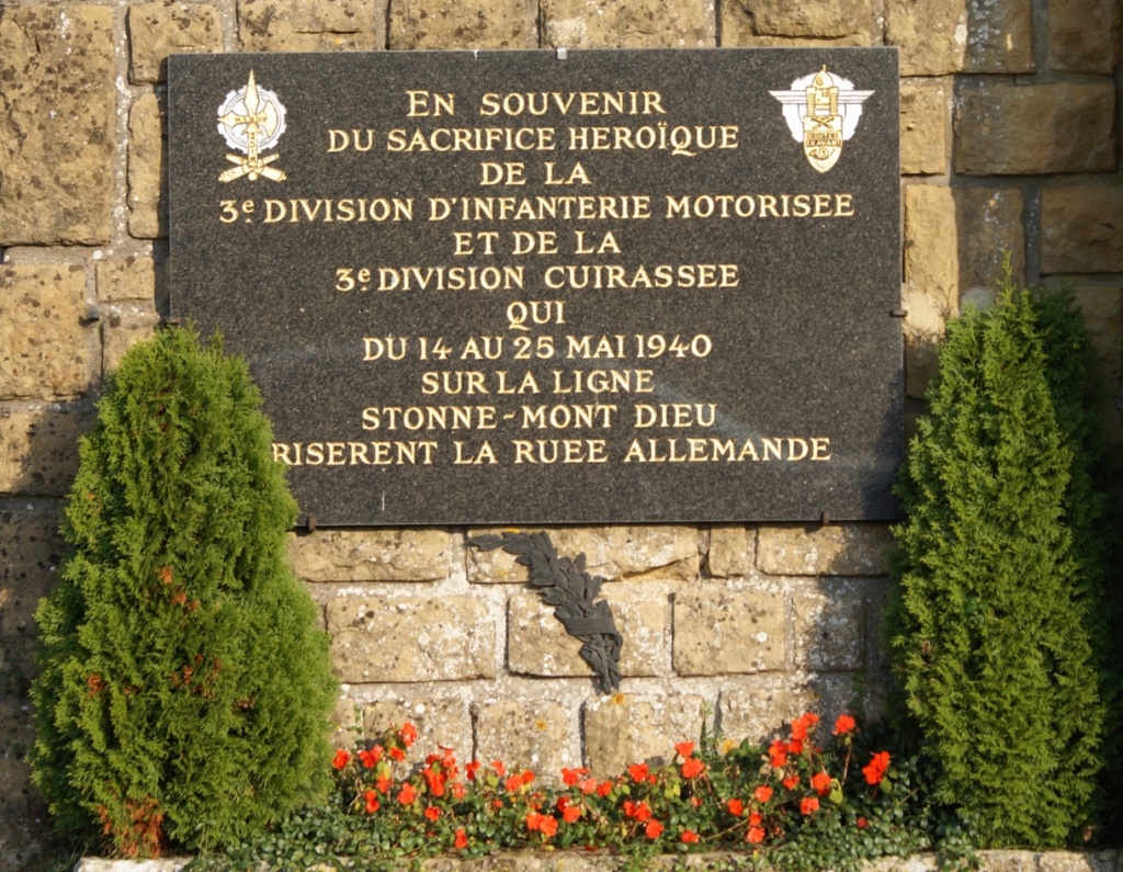 La 3e division d’infanterie motorisée, une unité d’élite dans la tourmente - Page 4 217_pl10