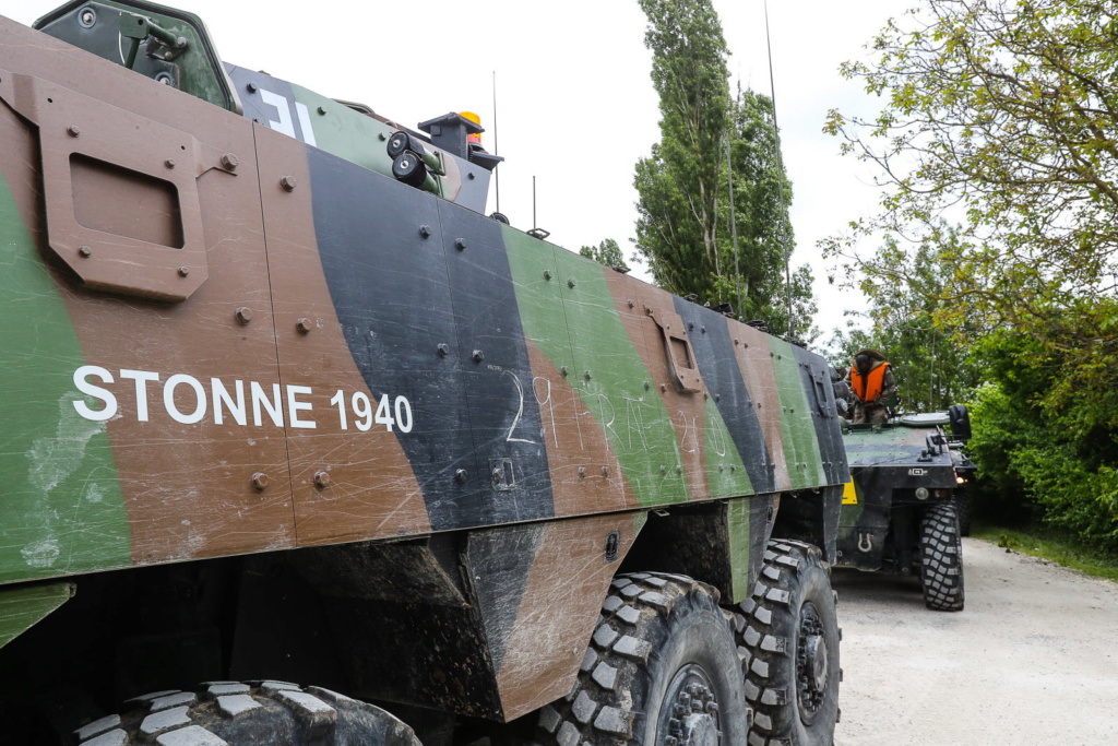 L'armée française rend un petit hommage à la bataille de Stonne Des-mo10