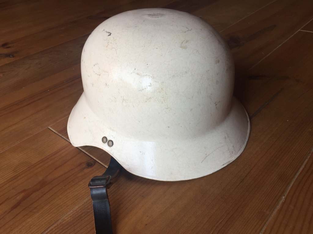 Casque blanc résine