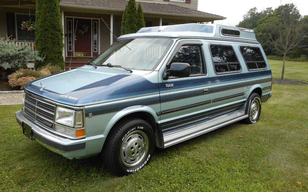 Dodge Grand Caravan Old School Camper 08092312