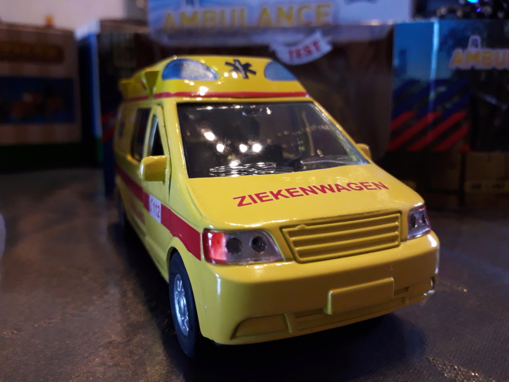 Ça ressemble un peu à un S5 en ambulance. 20201229