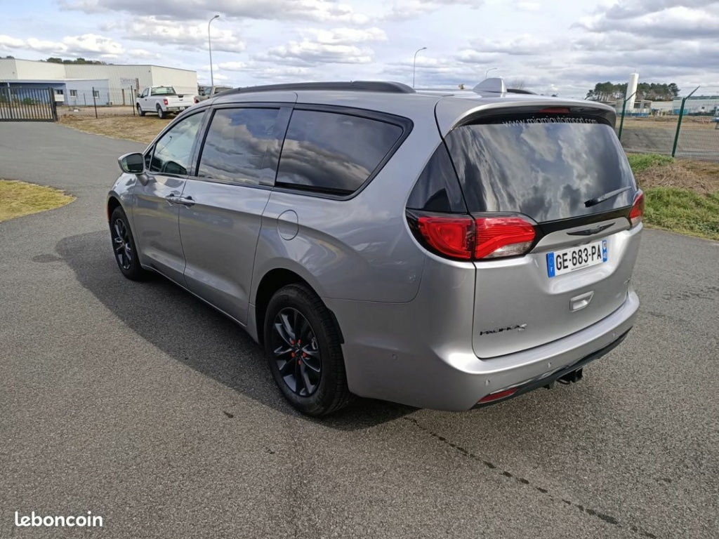 Chrysler Pacifica 1 (2020) en 4 roues motrices 3ef70c10