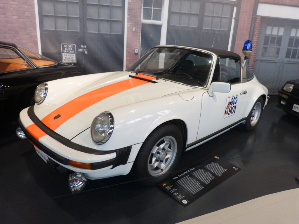 Autoworld à Bruxelles - 75 ans de Porsche - Page 5 P1160318