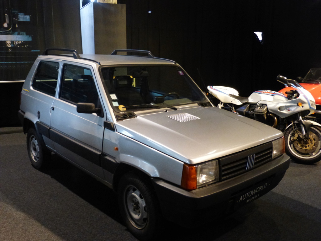 Autoworld à Bruxelles - 125 ans de Fiat et 75 ans d'Abarth P1190250