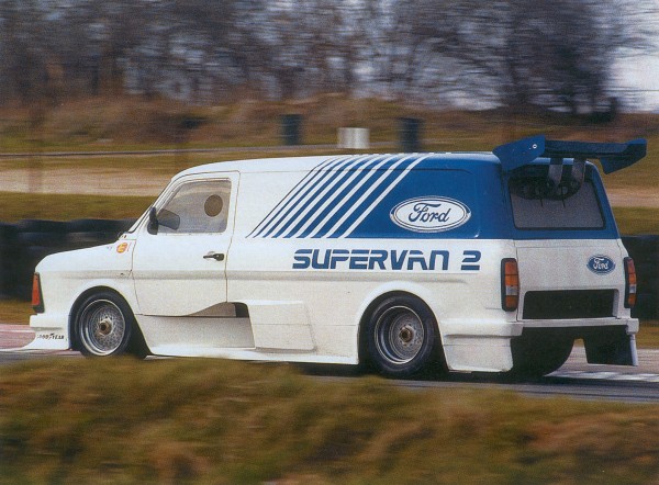 Ford Transit Supervan II (Matchbox) 1:60 Superv10
