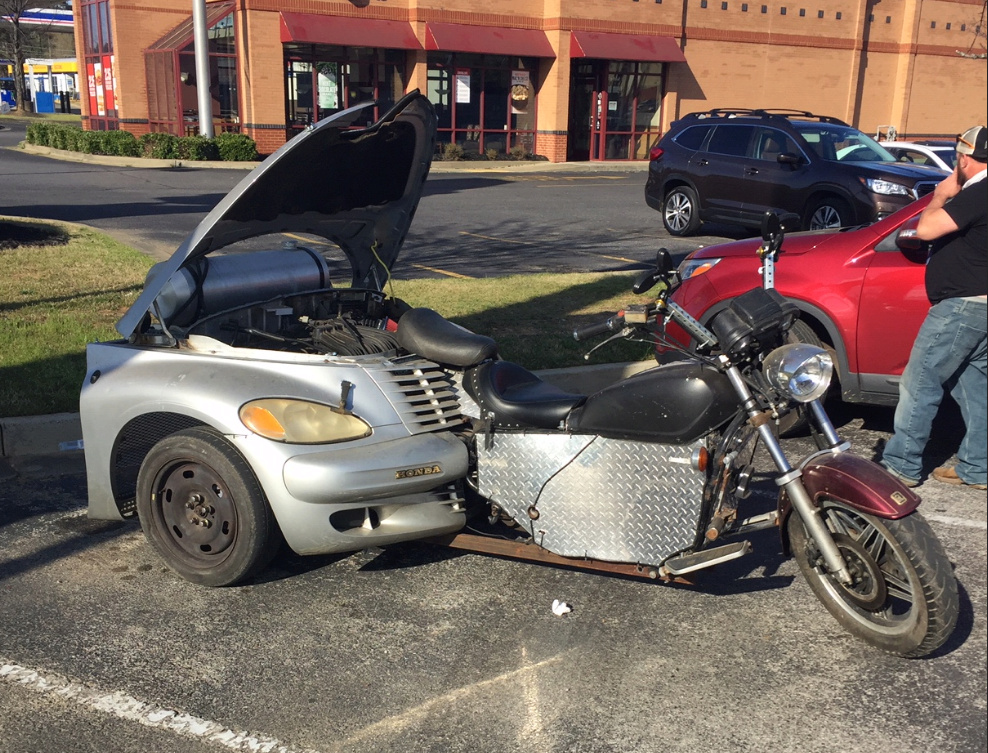 Le Pt Cruiser modifié en trike... Tfiqj310