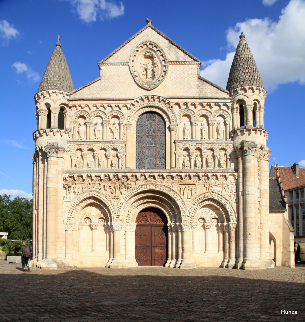 Poitiers, les lieux incontournables à visiter Eglise10
