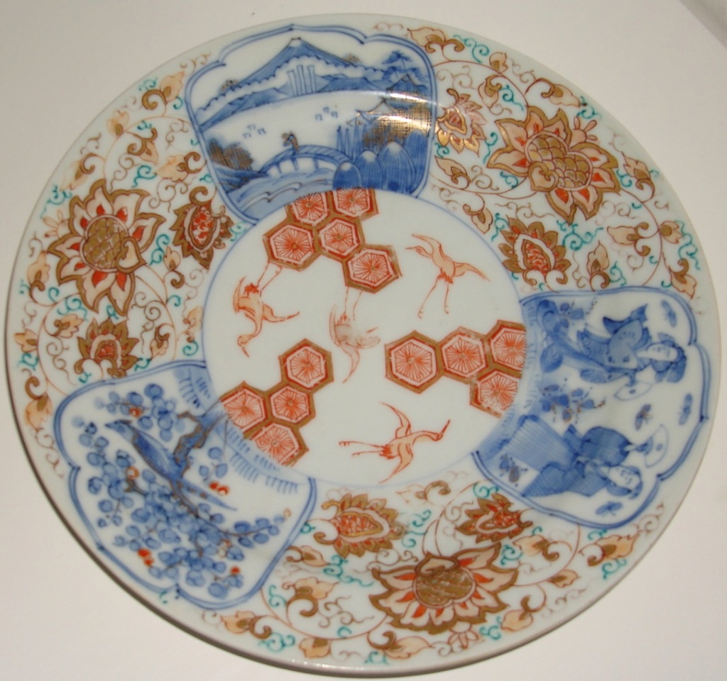Small Asian plate hand painted with cranes and scenes Dsc08247