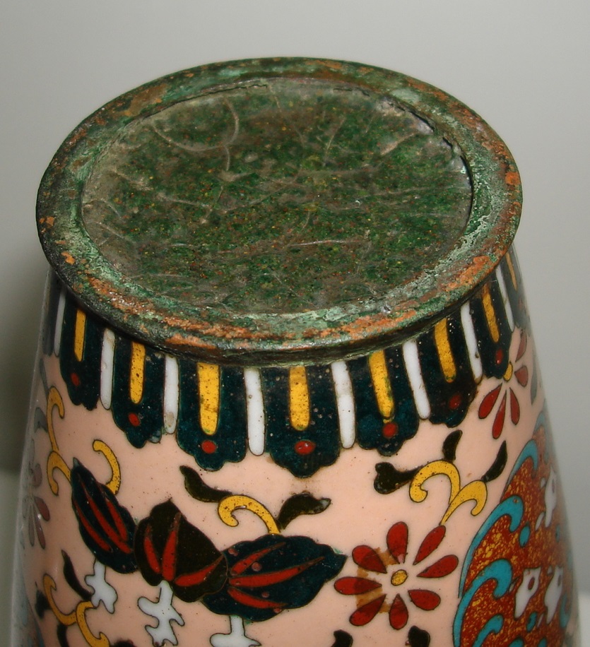 Chinese Cloisonné vase with cranes Dsc08315