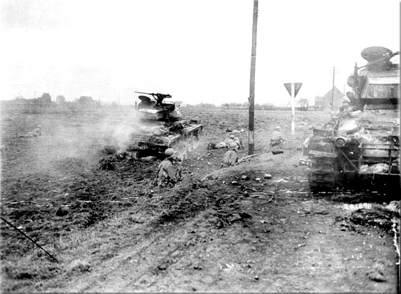 M24 Chaffee Rheinberg 1945 Dcompr10