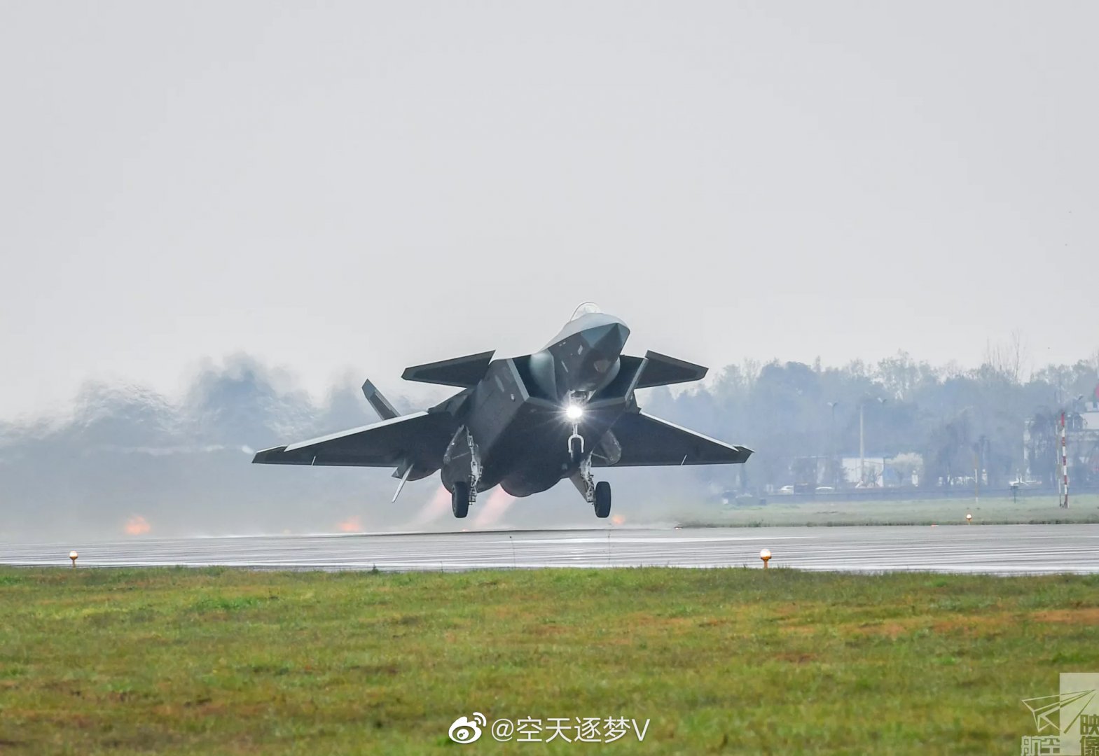 Chengdu J-20 Stealth Fighter - Page 8 0080my11