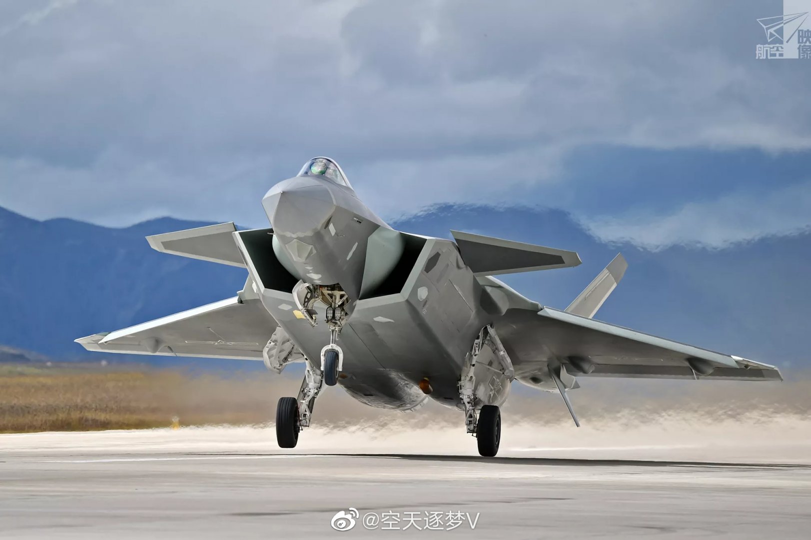 Chengdu J-20 Stealth Fighter - Page 8 0080my12