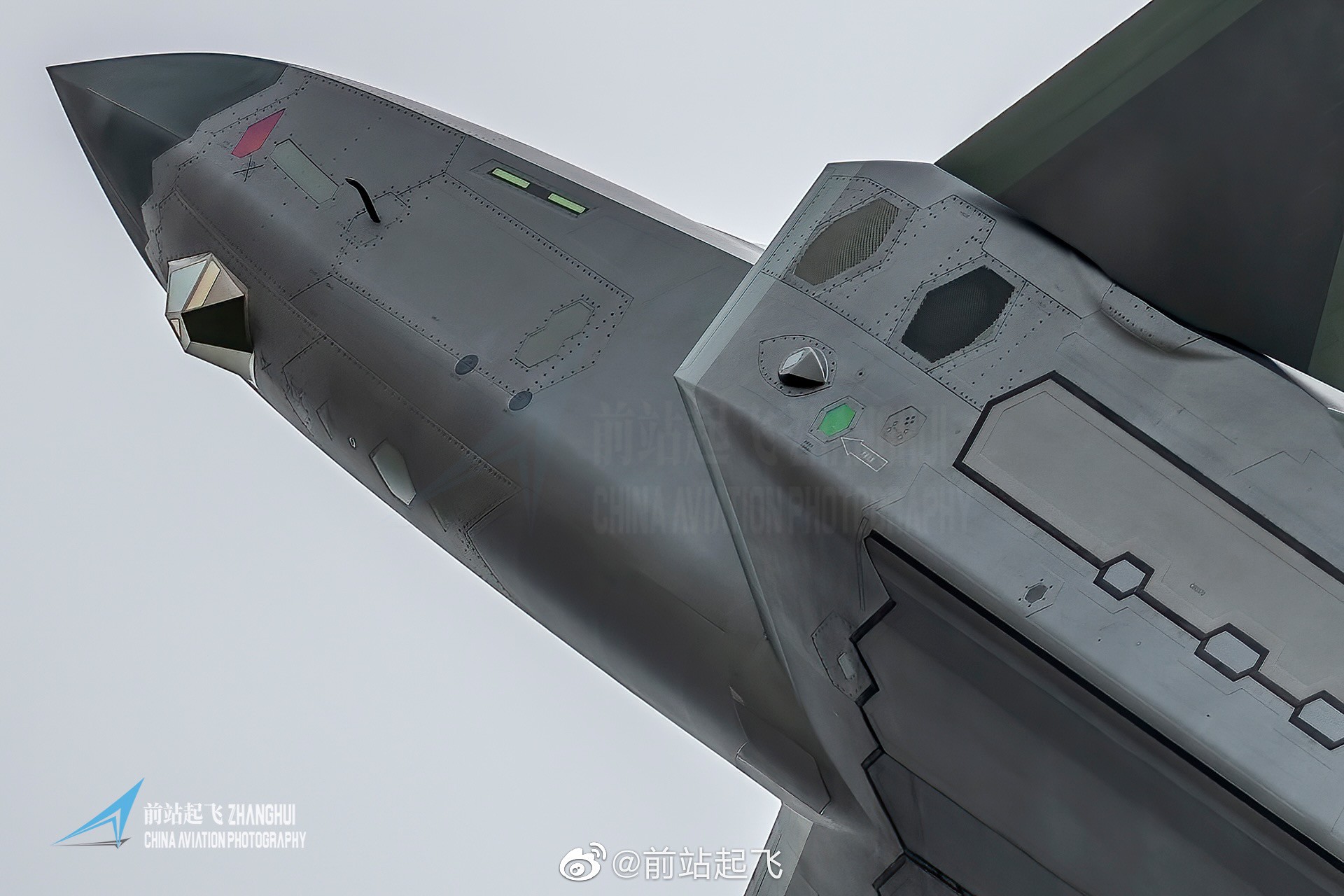 Chengdu J-20 Stealth Fighter - Page 10 52564710