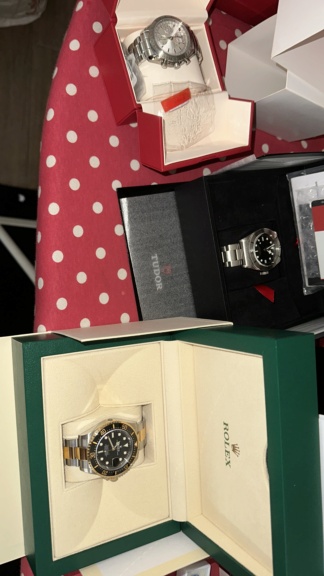 3 montres volées et des bijoux lors d’une Escroquerie avec faux billets  4da95f10
