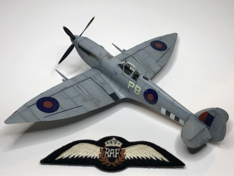 Spitfire HF Mk VII - Base Eduard 1/48  46b87210