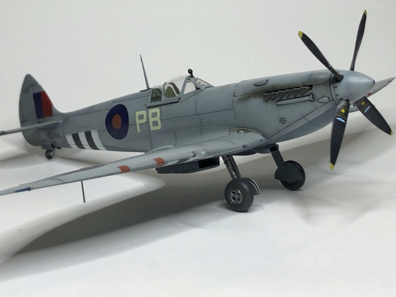 Spitfire HF Mk VII - Base Eduard 1/48  84e09f10