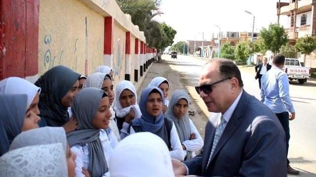 محافظ الفيوم يلتقي وطالبات مدرسة كفر محفوظ للتعليم الأساسي الفيوم فاطمه رمضان 1ee56e10