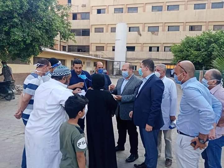الشهابي يتفقد مستشفى بولاق الدكرور العام ومستشفى الوراق المركزي Fb_im536