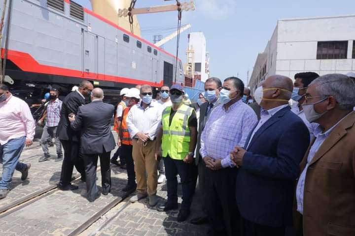وزير النقل يستقبل الدفعة الخامسة من جرارات السكة الحديدة الجديدة Inbo1173