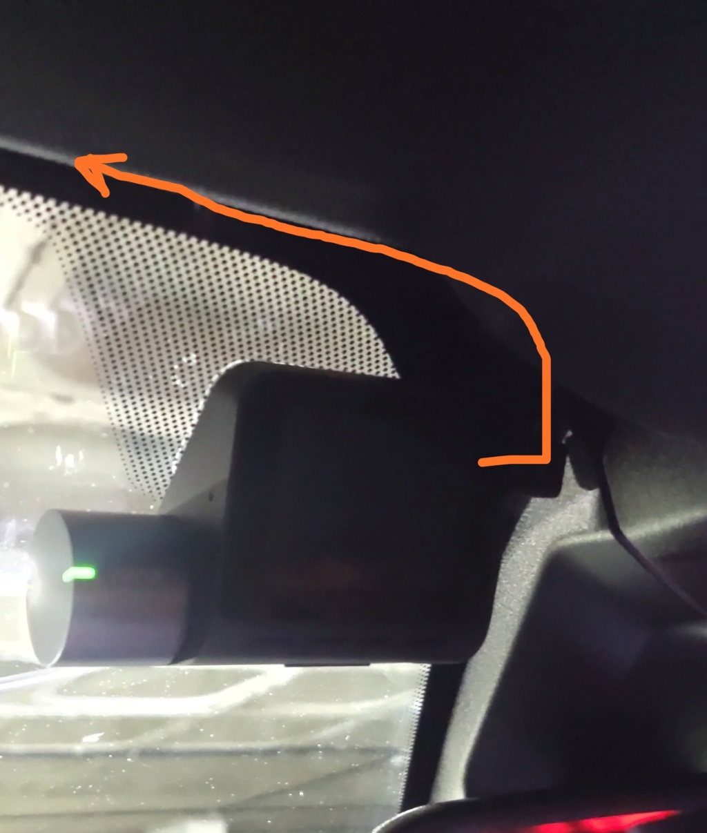 alguien sabe desmontar los plasticos que hay en el retrovisor delantero interior para Instalar cámara delantera que grabe (pregunta) Img_2033
