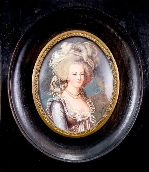 Collection : miniatures de Marie Antoinette et de ses proches - Page 19 Tzolzo11