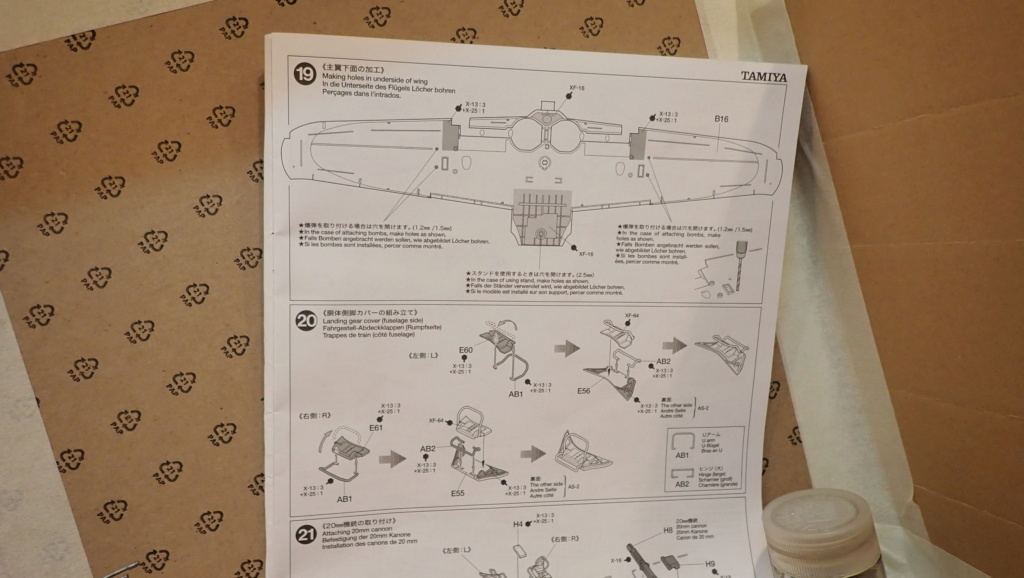 Mitsubishi A6M5 ZERO FIGHTER Tamiya 1/32 - Page 3 Img06810