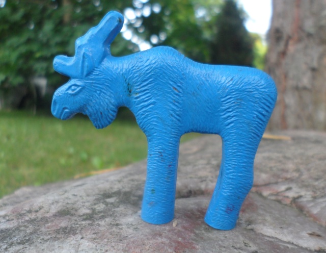 Back in CCCP: A blue savannah and other rubber animals - Page 3 Sam_7710