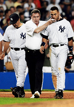 Derek Jeter's hat... Jeter-10